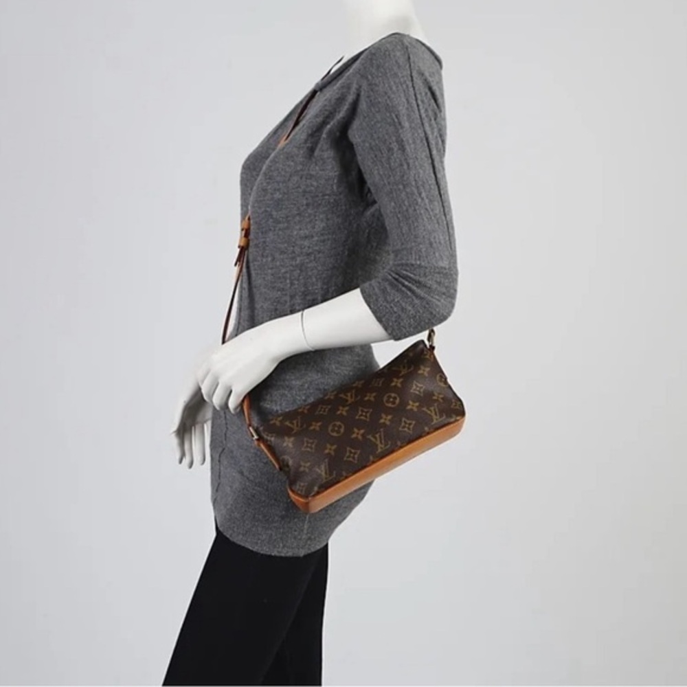 ❤️Very Rare beautiful Authentic Louis Vuitton Totteur Crossed body/shoulder bag